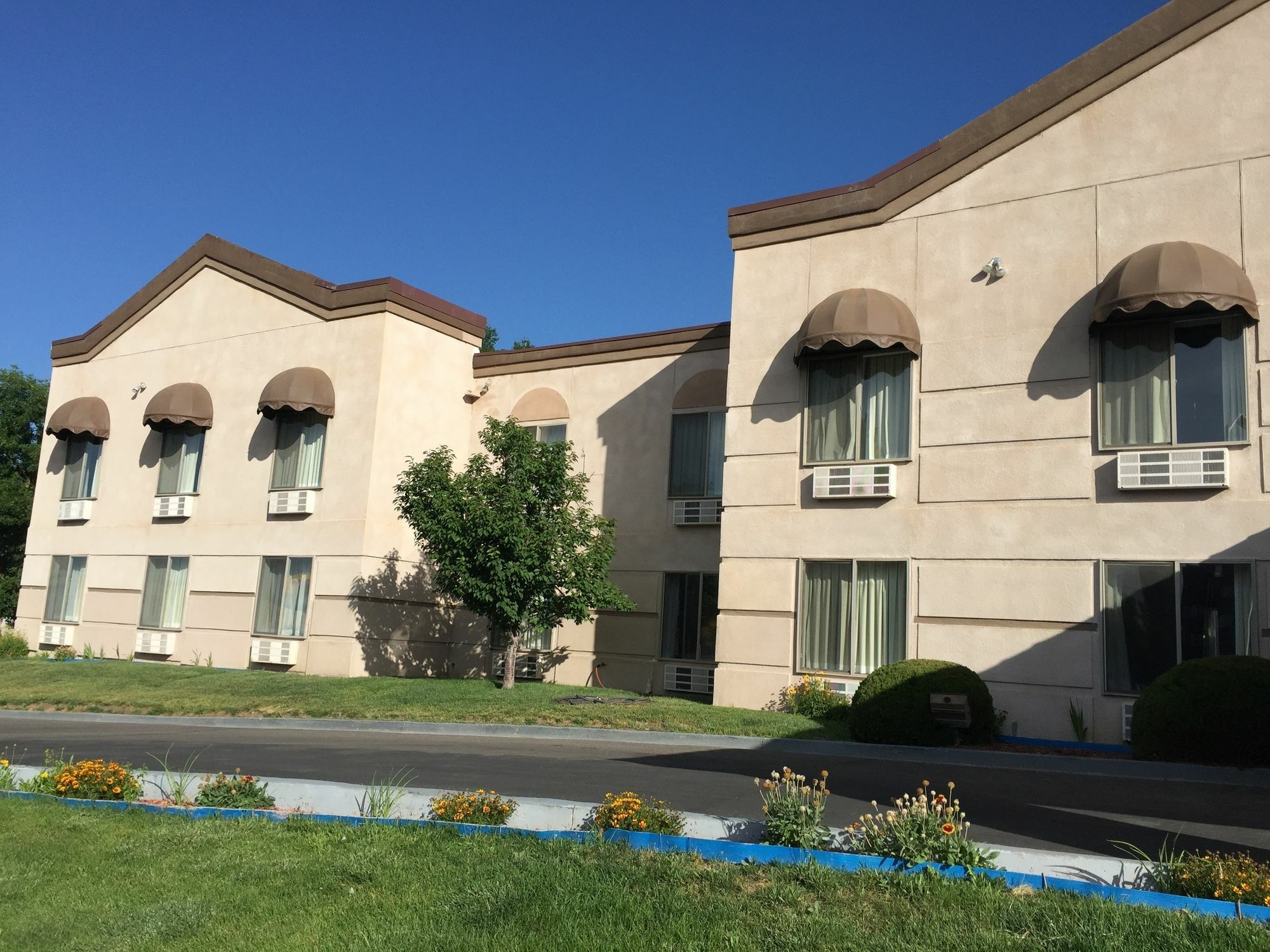 Quality Inn & Suites Farmington Exterior photo